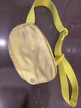 Lululemon fanny pack